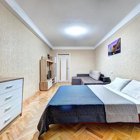 Apartments Near Ocean Plaza Druzhby Narodov Boulevard 8A Kiev Luaran gambar