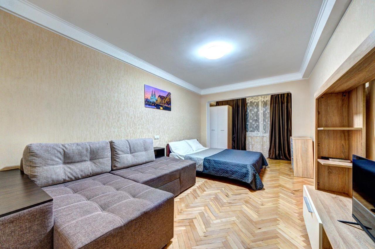Apartments Near Ocean Plaza Druzhby Narodov Boulevard 8A Kiev Luaran gambar